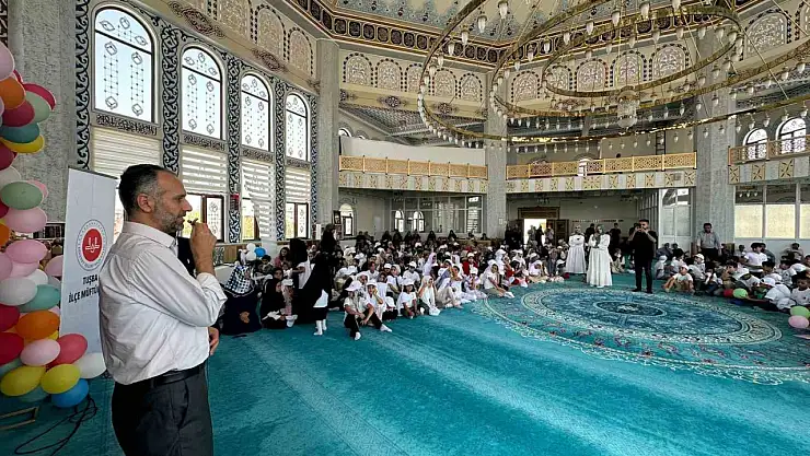 Tuşba'da Yaz Kur'an Kursları Kapanış Programıyla Son Buldu, Başarılı Öğrencilere Ödüller Verildi