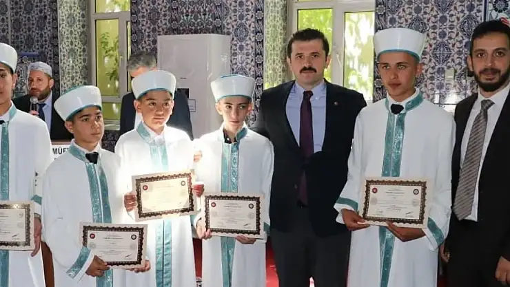 Tutak'ta hafızlar belgelerini aldı