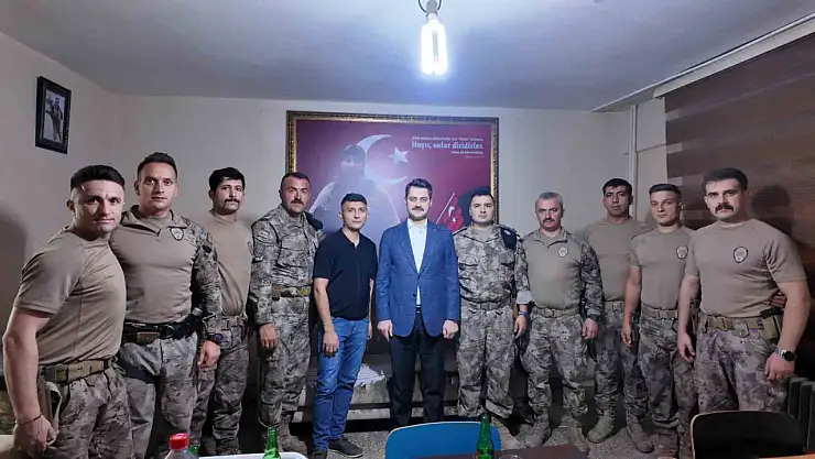 Tuzluca Kaymakamı Yılmaz, Özel Harekat Polislerini ziyaret etti, başarı diledi