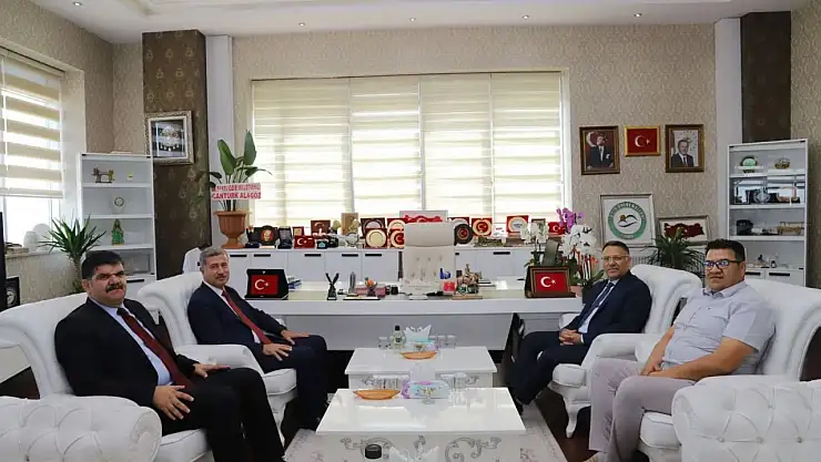 Üniversiteler Arasında İşbirliği: Rektörlerden Ortak Proje Vurgusu