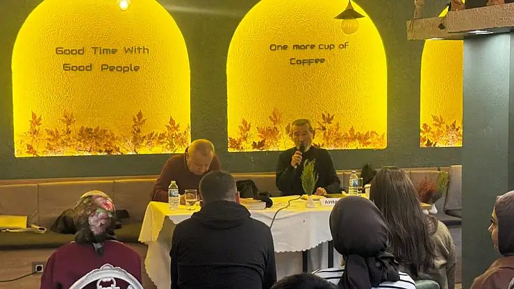 Usta yazarlar Doğubayazıt'ta okurlarıyla buluştu