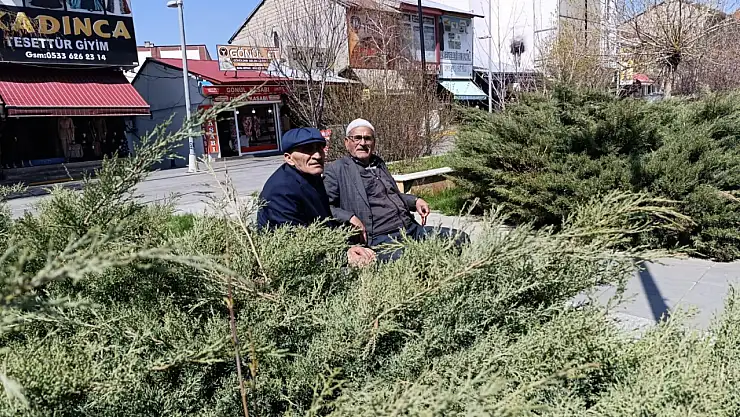 Uzun süren yağışların ardından Ağrılılar güneşe kavuştu