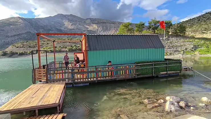 Uzundere'de Yüzen Ev Projesi, Tortum Gölü'nde Yeni Turizm Cazibesi Olmaya Hazırlanıyor