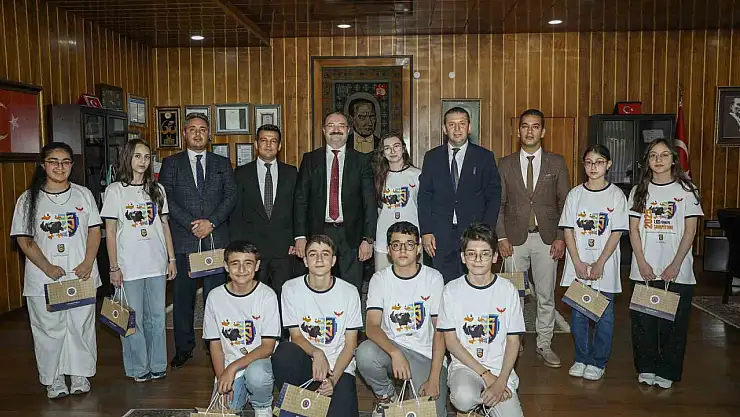 Vakıf Okulları, LGS'de Elde Ettikleri Başarılarla Dikkatleri Üzerine Çekiyor