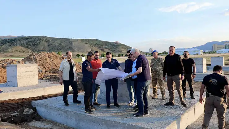 Vali Ahmet Karakaya'dan Bitlis'te İstihdama Katkı Sağlayacak Fabrika Ziyareti