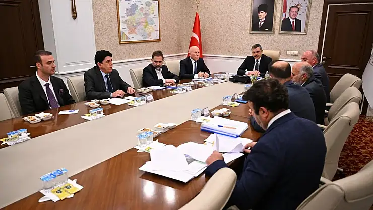 Vali Çiftçi'nin Başkanlığında 2. Organize Sanayi Bölgesi Yönetim Kurulu Toplantısı Gerçekleşti