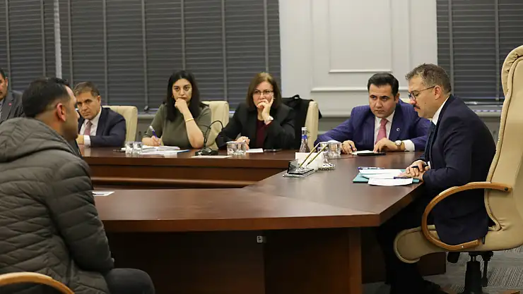 Vali Ercan Turan, Halk Günü Buluşmalarında Vatandaşların Taleplerini Dinledi