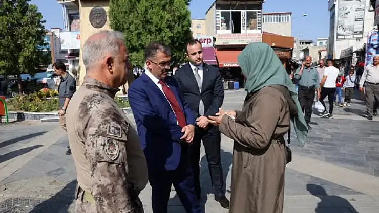 Vali Ercan Turan ve İl Protokolü Şehir Merkezinde Esnaf ve Vatandaşlarla Buluştu