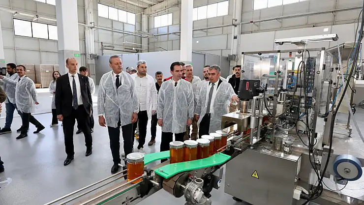 Vali Karakaya, BETAV Bal Üretim Tesisini Ziyaret Etti