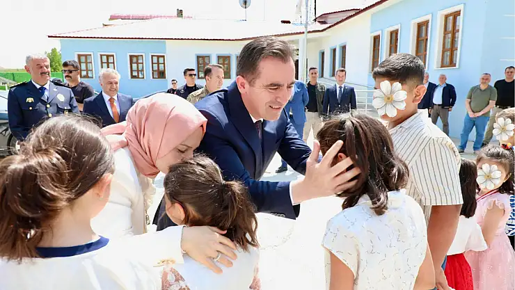 Vali Karakaya'dan Bayramda Anlamlı Ziyaret: Çocukların Yüzü Güldü