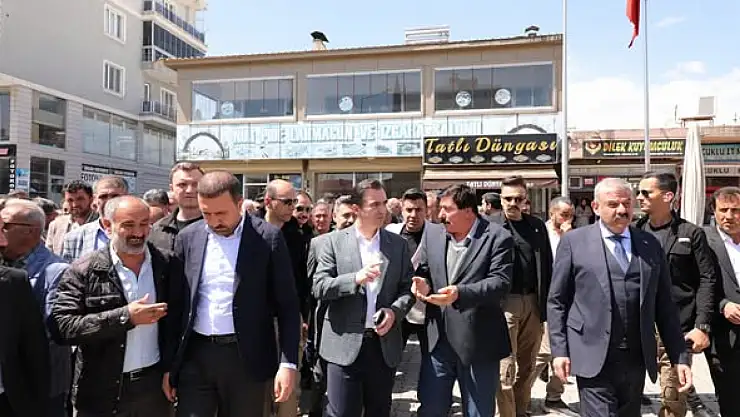 Vali Karakaya ve Milletvekili Bedirhanoğlu Ahlat'ta Vatandaşlarla Buluştu