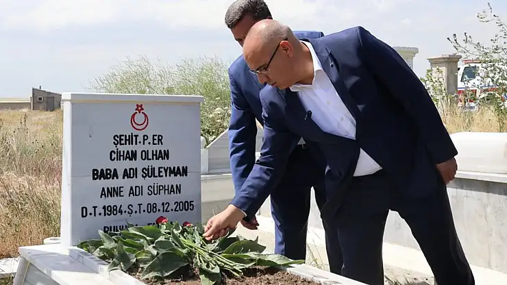 Vali Koç'tan şehit Cihan Olhan'ın kabrine anlamlı ziyaret