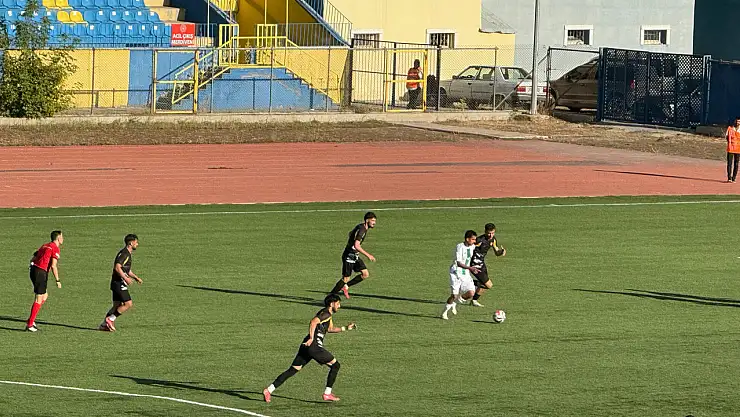 Vali Lütfü Yiğenoğlu Stadında sarı kart yağmuru
