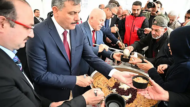 Vali Mustafa Çiftçi, Muharrem Ayı Dolayısıyla Düzenlenen Aşure Etkinliğine Katıldı