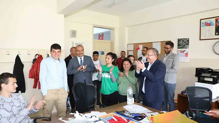 Vali Polat, Okul İncelemelerini Sürdürüyor