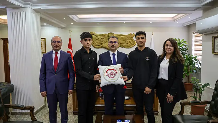 Vali Turan, Çocuk Hakları Komitesi Üyelerini Kabul Etti