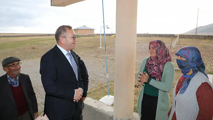 Vali Ziya Polat, Esenyazı Köyü Okullarını Ziyaret Etti