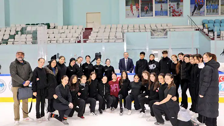 Vali Ziya Polat, Senkronize Buz Pateni Takımı ile Buluştu