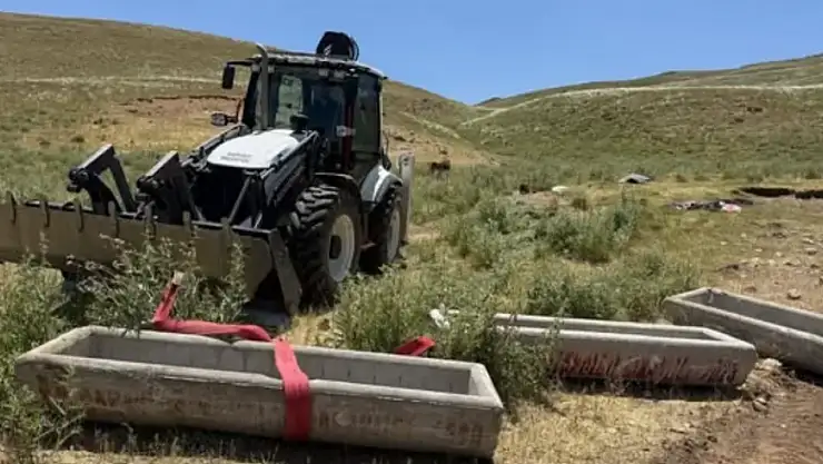 Van Başkale Belediyesi'nden Kırsal Mahallelere Sıvat Desteği