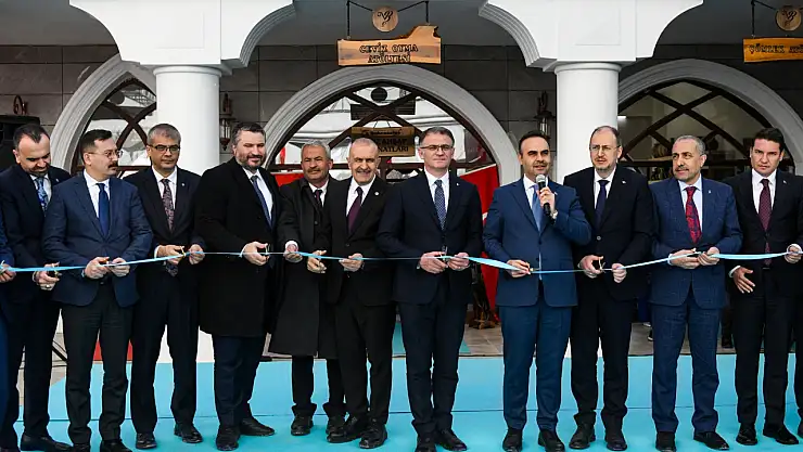 Van Bedesten Çarşısı, Bakan Kacır'ın katılımıyla yerel üreticilere kapılarını açtı!