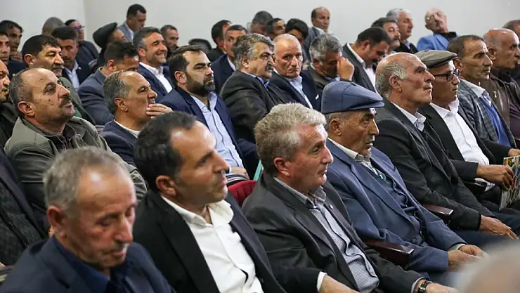 Van Belediyesi, muhtarlarla sorunları dinleyip çözüm için toplantı düzenledi!