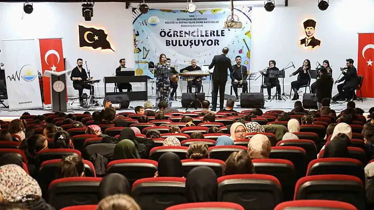 Van Büyükşehir Belediyesi Konservatuvarı, İlçelerde Sanatseverlerle Buluşuyor