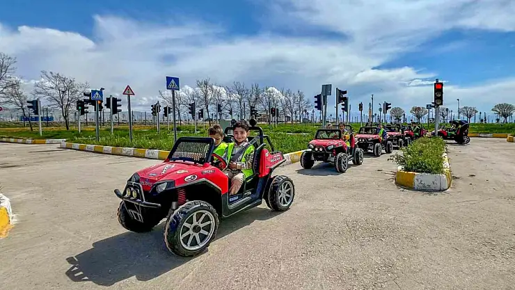 Van Büyükşehir Belediyesi'nden Çocuklara Yol Güvenliği Eğitimi