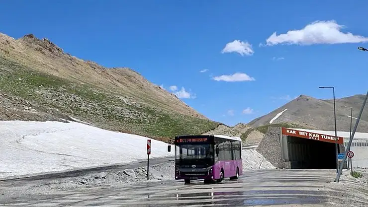 Van Büyükşehir Belediyesi'nden Bahçesaray'a Yeniden Otobüs Seferi Müjdesi