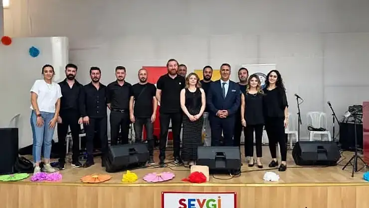 Van Büyükşehir Belediyesi'nden Yaşlılar ve Çocuklara Özel Konser