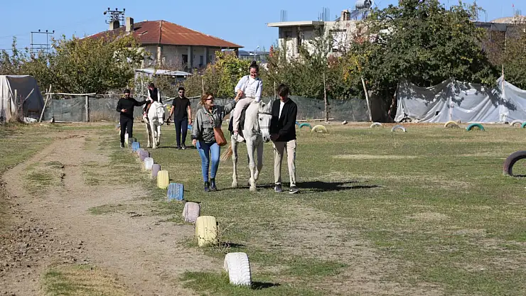 Van Büyükşehir Belediyesi'nden Özel Çocuklara Unutulmaz Gün