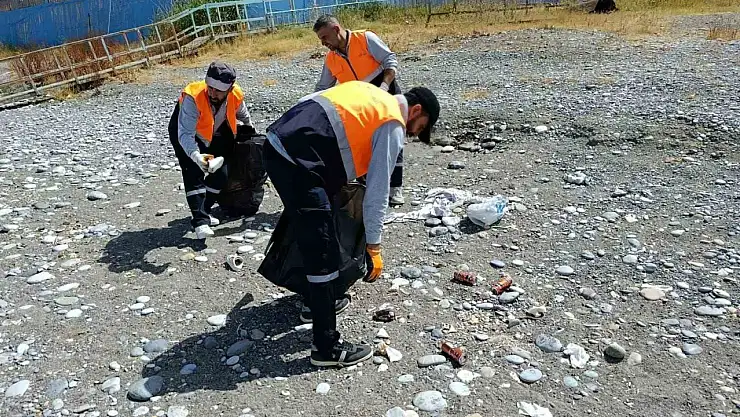 Van Büyükşehir Belediyesi, sahillerde temizlik seferberliği başlattı