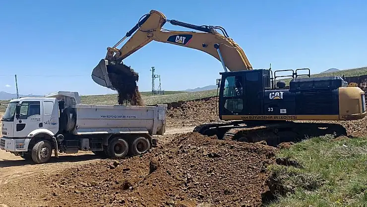 Van Büyükşehir Belediyesi, şehir merkezi ve kırsal alanlarda hizmetlerini aralıksız sürdürüyor