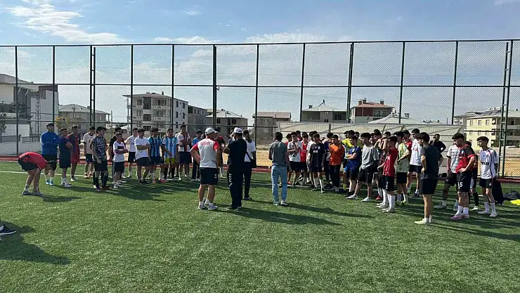 Van Büyükşehir Belediyespor, 290 genç yeteneği futbola kazandırdı
