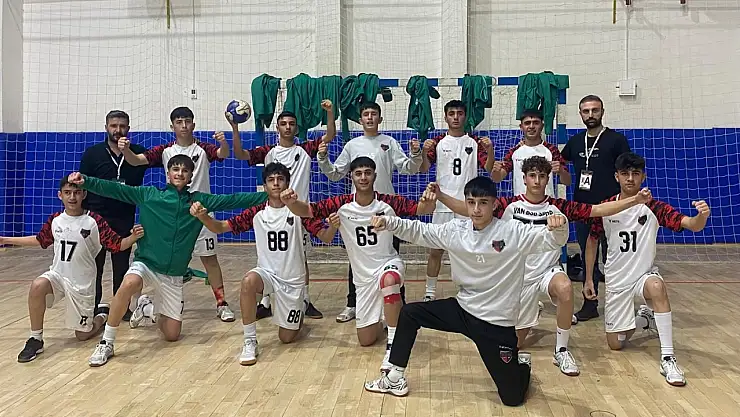 Van Büyükşehir Belediyespor Hentbol Takımı Sezona Galibiyetle Başladı