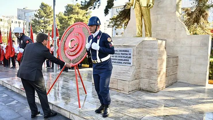 Van'da 10 Kasım Atatürk'ü Anma Programı Düzenlendi