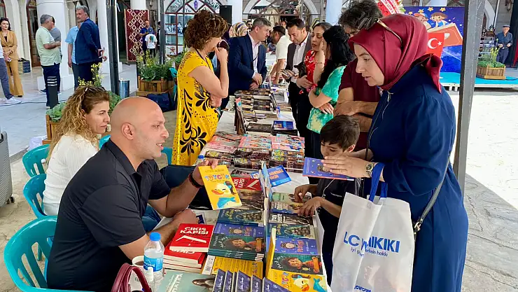 Van'da 2. Çocuk Edebiyatı Fuarı Açıldı, Yazarlar Çocuklarla Buluştu