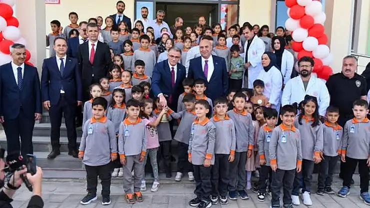 Van'da 2025-2026 Eğitim-Öğretim Yılı Törenle Başladı