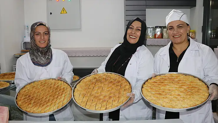 Van'da bayram öncesi ev baklavasına yoğun ilgi