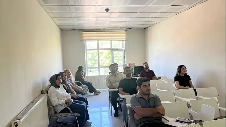 Van'da Bebek Akademileriyle Ebeveynlere Eğitim ve Danışmanlık Hizmeti