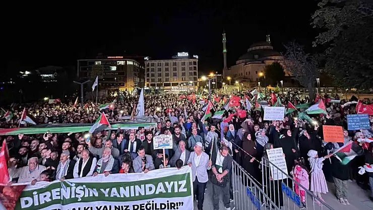 Van'da Binlerce Kişi Gazze'ye Destek İçin Sokaklara Çıktı