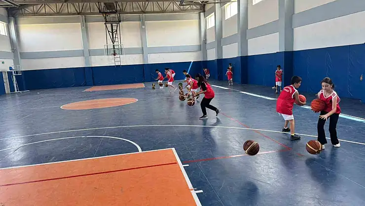 Van'da Çocuklar Yaz Tatilinde Sporla Buluşuyor: Belediyespor Kursları Devam Ediyor