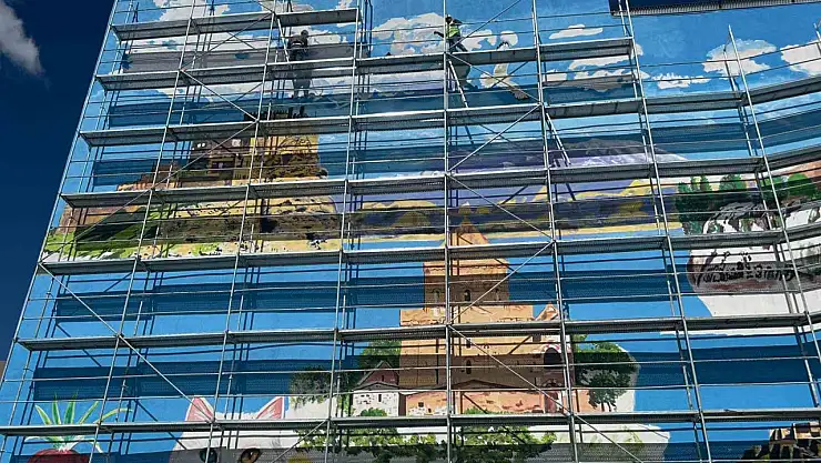 Van'da dev duvar resimleriyle kentin kültürel zenginlikleri gün yüzüne çıkıyor