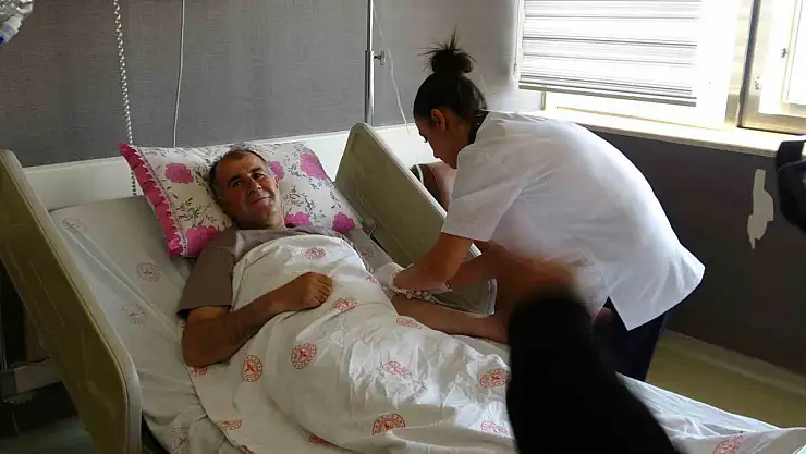 Van'da dev kitle ameliyatı Çiftçi Medeni Çelik 4 kilo ağırlığında kitle ile hastaneye başvurdu