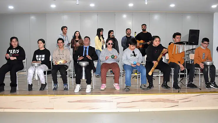 Van'da down sendromlu öğrencilerden oluşan koro konser için hazırlanıyor
