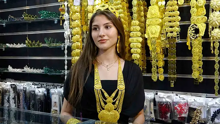 Van'da Düğünlerde Trend Olmaya Başlayan: İmitasyon Takı Seçenekleri