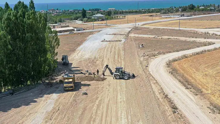 Van'da Elmalık Yolu'nda Yeni Altyapı Çalışmaları Hızla Devam Ediyor!