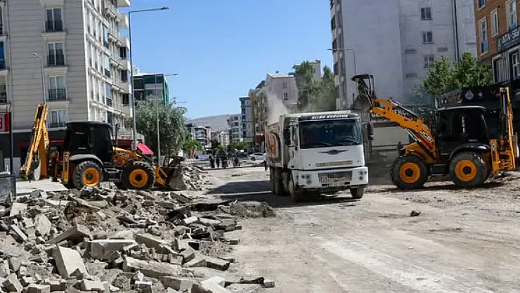 Van'da Eski Cezaevi Caddesi Baştan Aşağı Yenileniyor