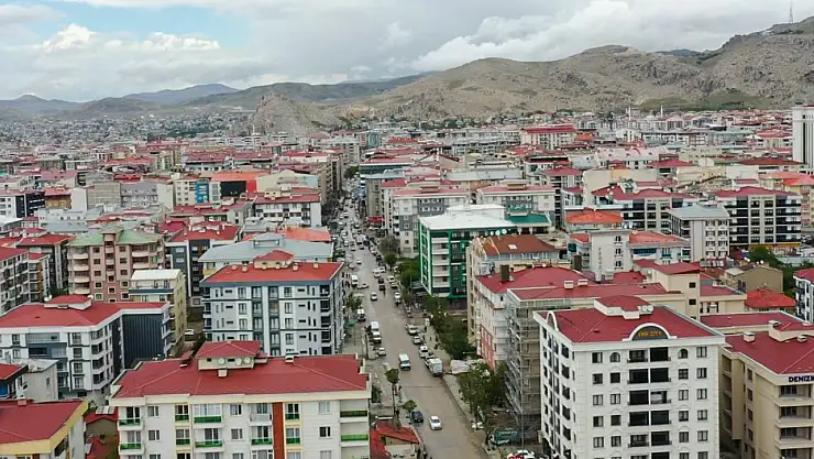 Van'da Eski Cezaevi Caddesi yenileniyor, trafik akışı ve yaya güvenliği artacak
