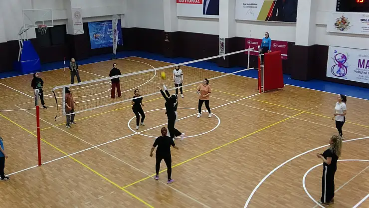 Van'da 'Evinin Sultanları Voleybol Turnuvası' büyük bir coşkuyla tamamlandı