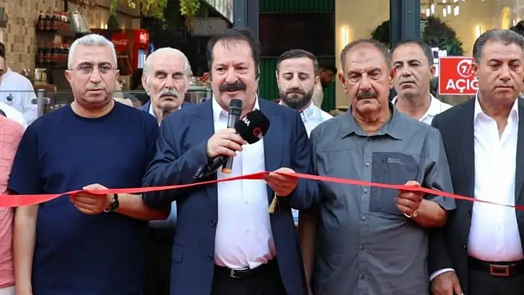 Van'da Eylül Çorba'nın Açılışı Gerçekleşti: İş Yeri Siftah Sertifikası Takdim Edildi